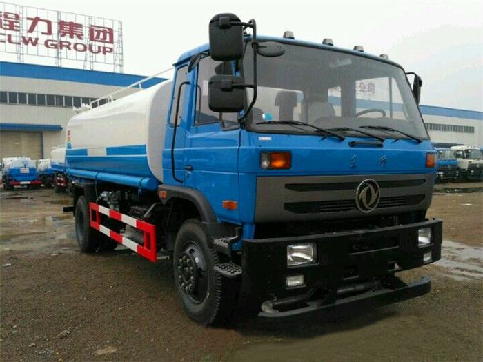 東風153-15噸灑水車