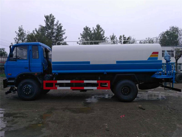 東風153-15噸灑水車