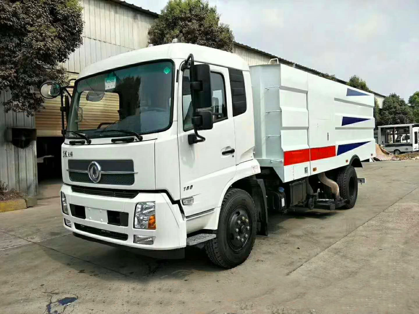 東風(fēng)天錦吸塵車(9方)