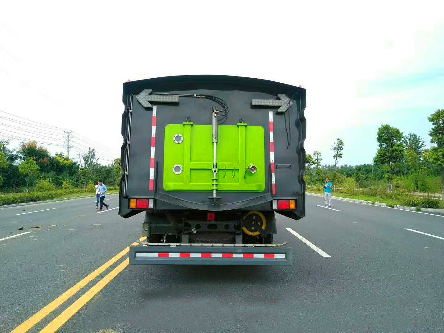 東風(fēng)柳汽清掃車(16方)