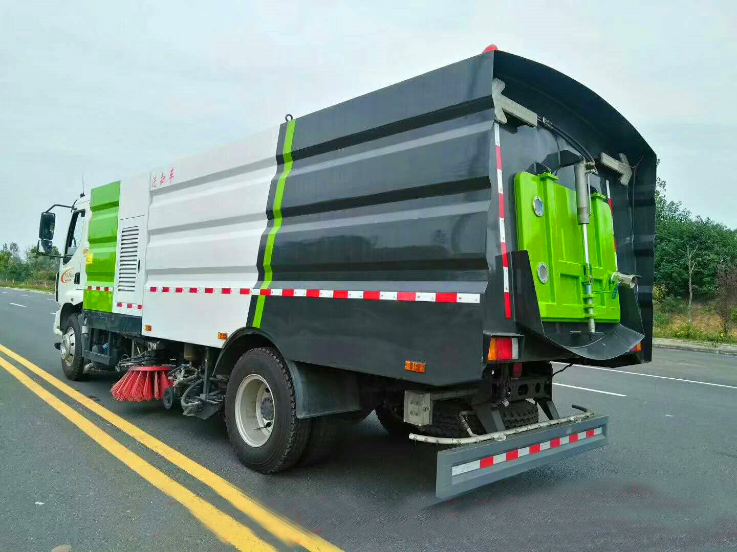 東風(fēng)柳汽清掃車(16方)