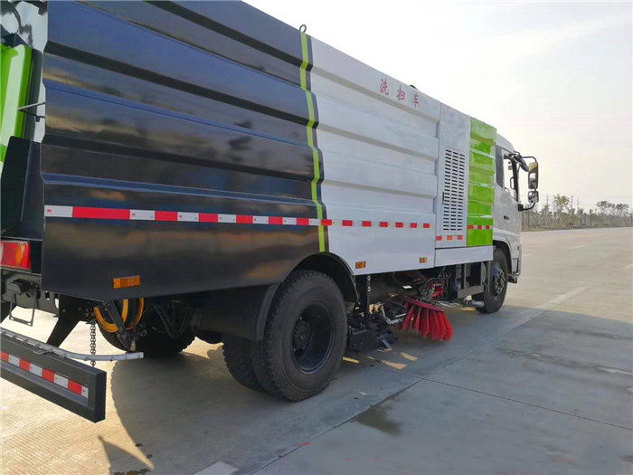 東風(fēng)天錦洗掃車(15方)