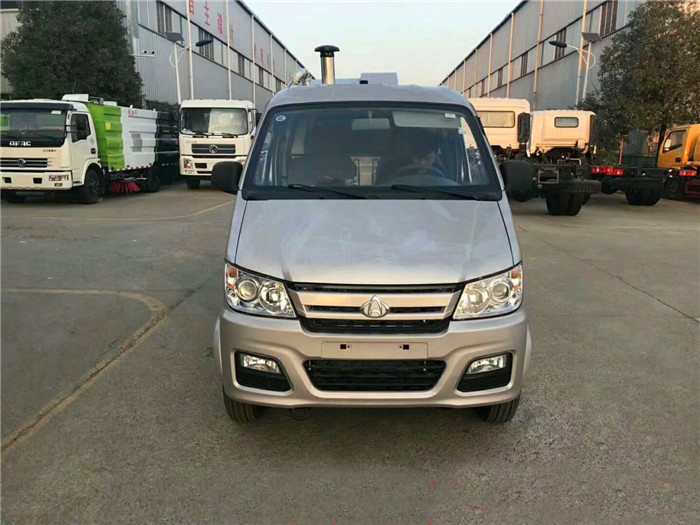 長(zhǎng)安掃路車(chē)(2.5噸)
