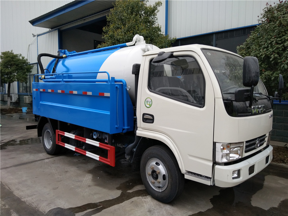 東風多利卡清洗吸污車(8方)