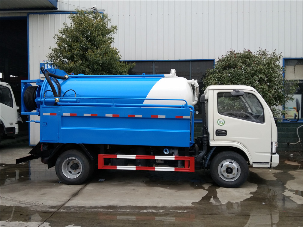 東風多利卡清洗吸污車(8方)