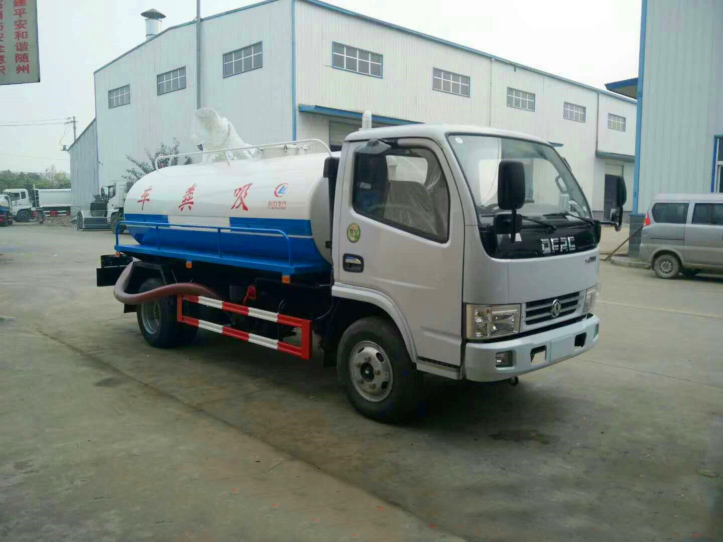 東風(fēng)多利卡吸糞車(5方)