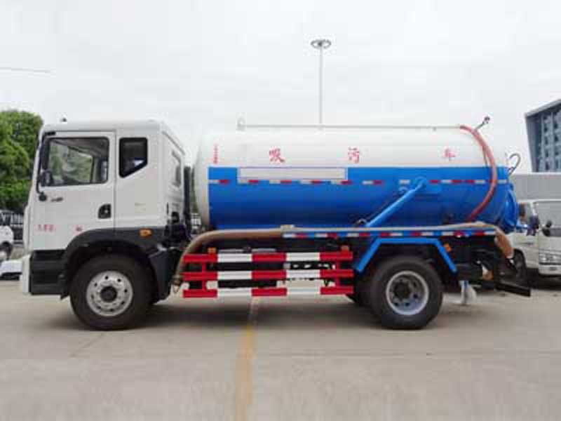 東風D9吸污車(10方)