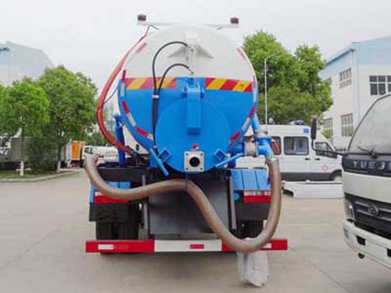 東風D9吸污車(10方)