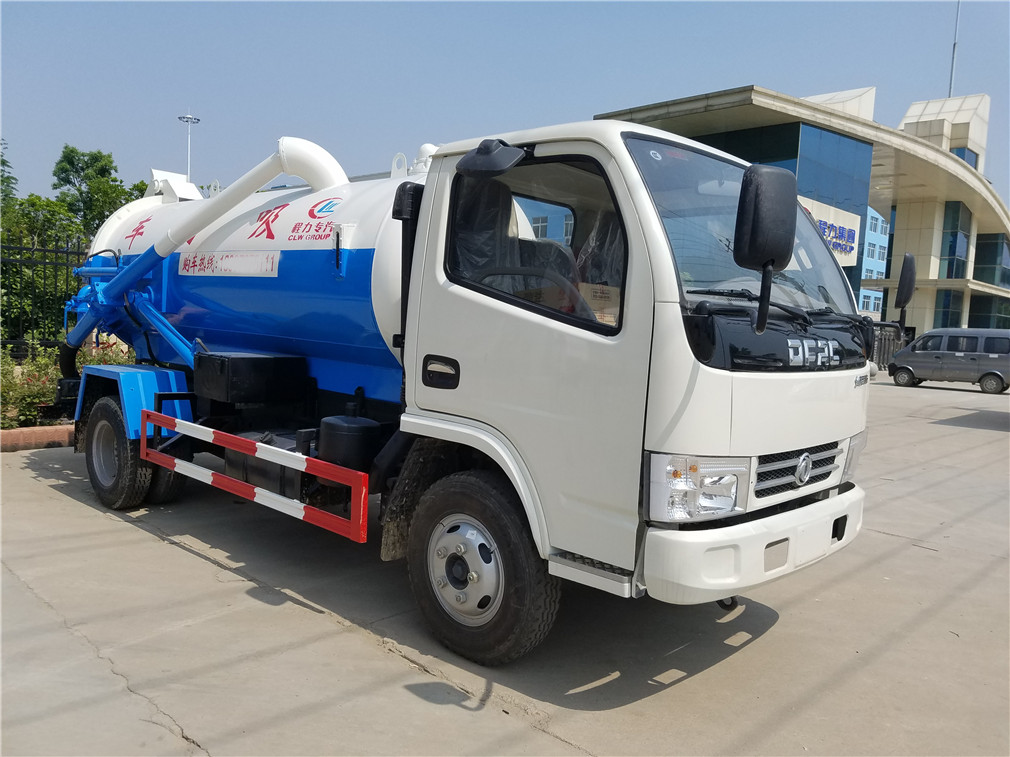 東風(fēng)多利卡吸污車(4.5方)