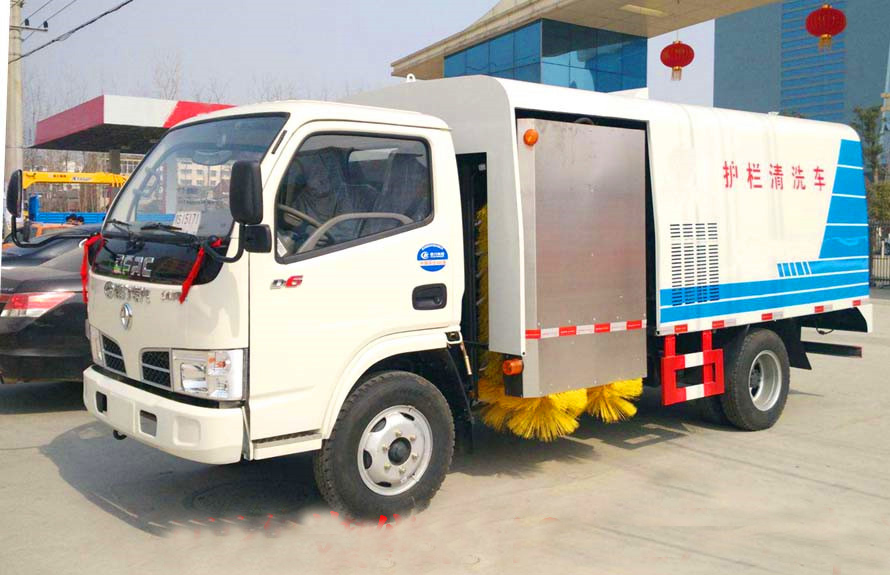 東風多利卡護欄清洗車