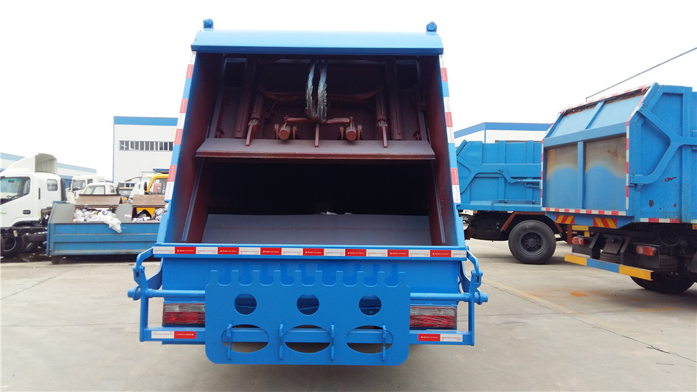 東風145(10方)壓縮式垃圾車