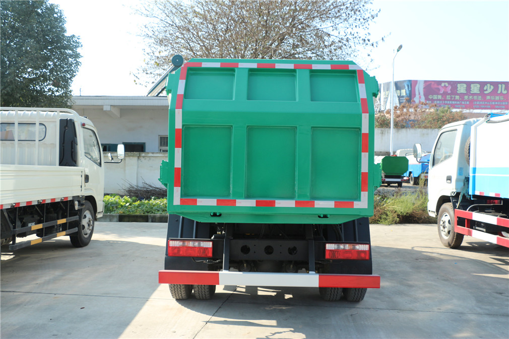 東風多利卡(5方)側裝壓縮式垃圾車