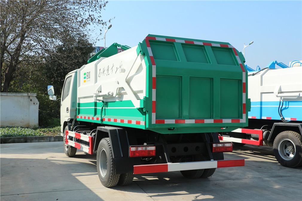 東風多利卡(5方)側裝壓縮式垃圾車