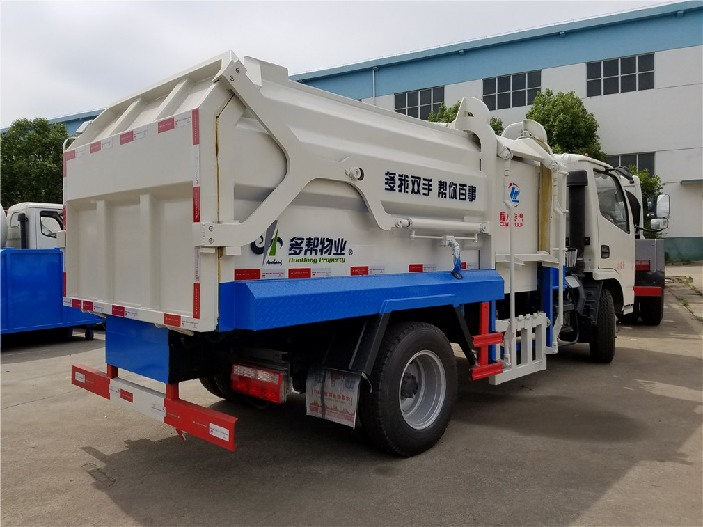 東風多利卡(5方)側裝壓縮式垃圾車