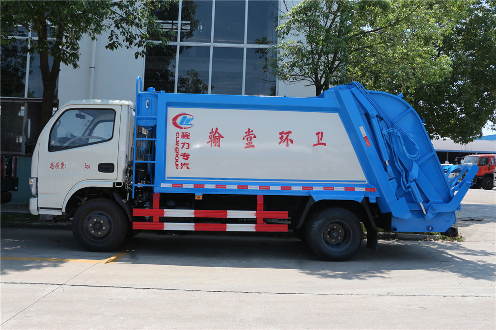 東風多利卡(5方)壓縮式垃圾車