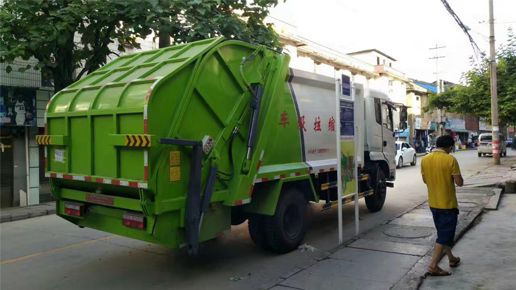 東風(fēng)專底(10方)壓縮式垃圾車