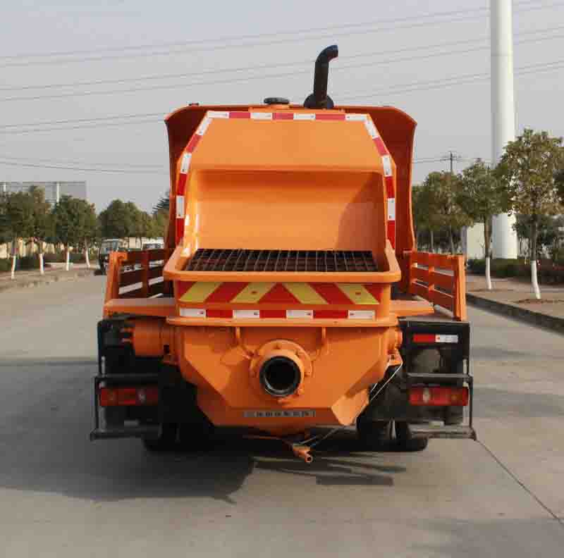 東風牌EQ5128THBL型混凝土泵車