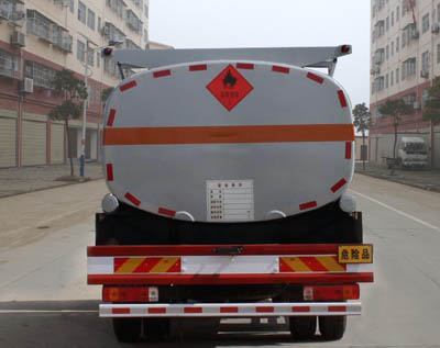 程力威牌CLW5163GYYC5型運油車