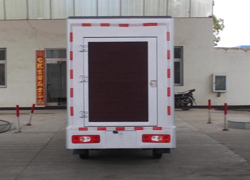 程力威牌CLW5021XXCQ5型宣傳車