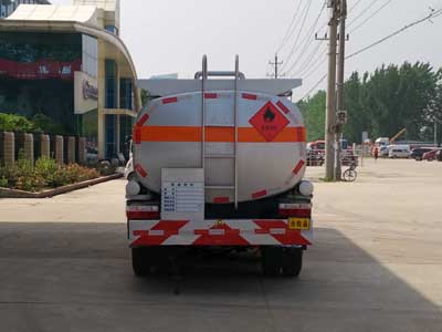 程力威牌CLW5071GJYD5型加油車