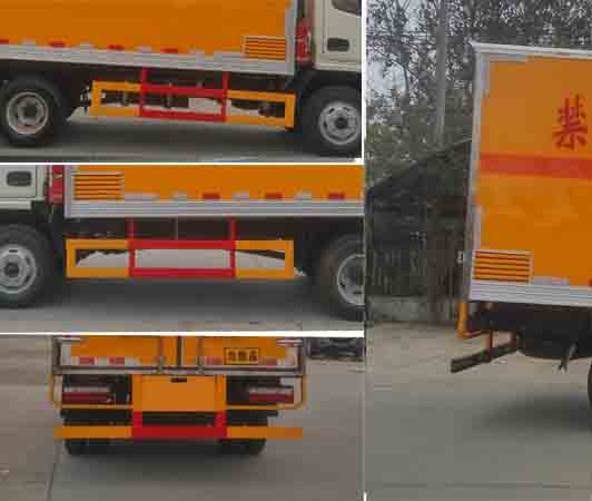 程力威牌CLW5040XZWE5型雜項危險物品廂式運(yùn)輸車