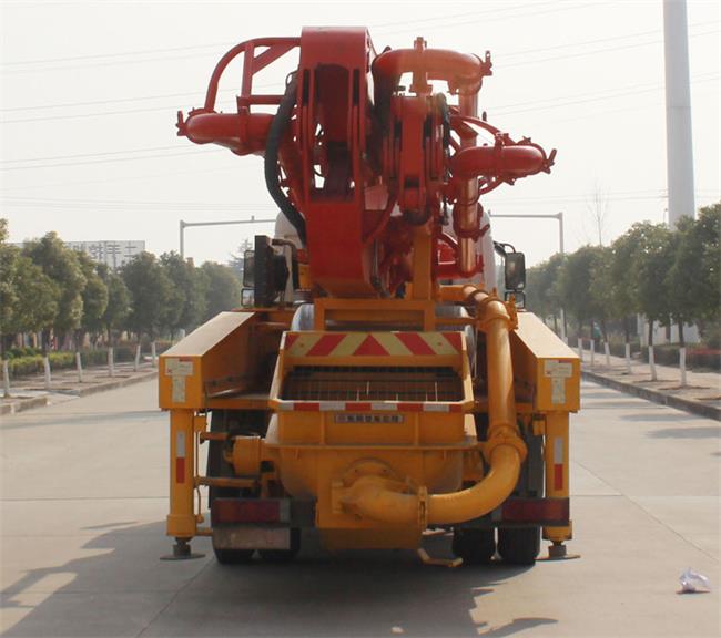 東風牌EQ5200THBLV型混凝土泵車