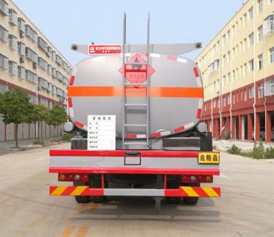 程力威牌CLW5180GYYS5型運(yùn)油車