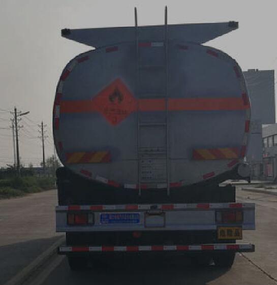 程力威牌CLW5310GYYCQ5型運(yùn)油車