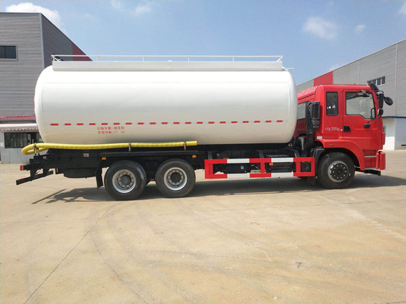 東風(fēng)28方粉粒物料運輸車