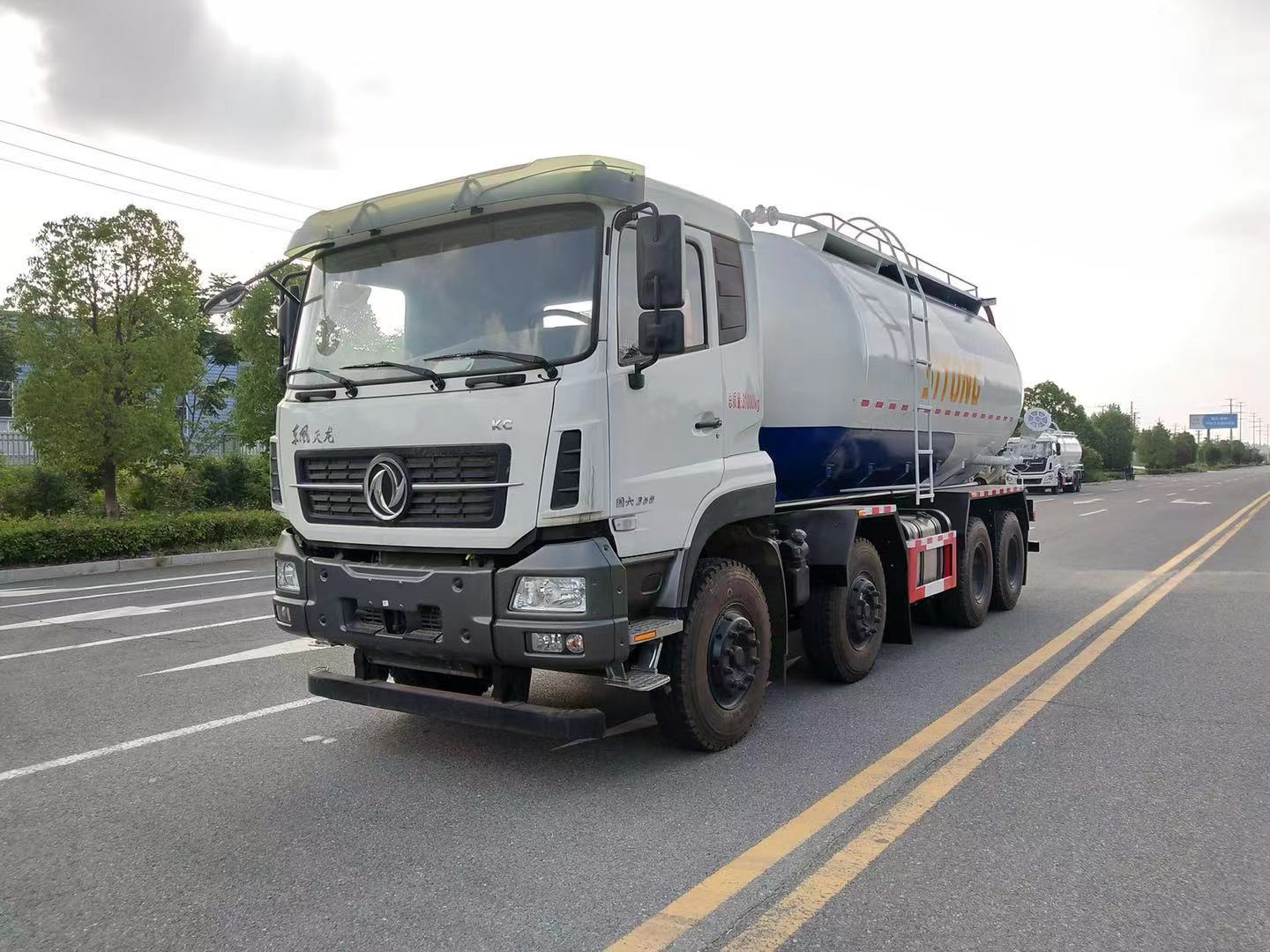 東風天龍立式干混砂漿運輸車(22方)