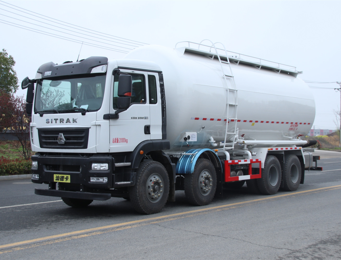 重汽汕德卡干混砂漿運輸車(28方)