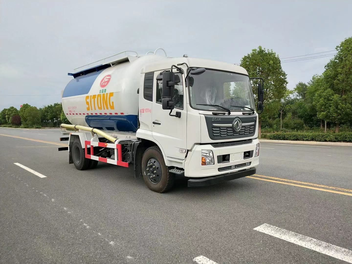 東風天錦粉粒物料運輸車(16方)