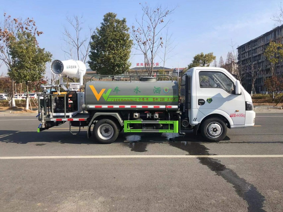 東風藍牌3噸綠化噴灑車