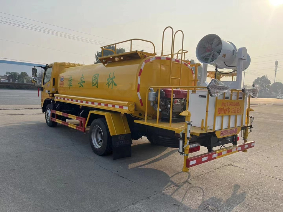 5噸園林綠化噴霧灑水車