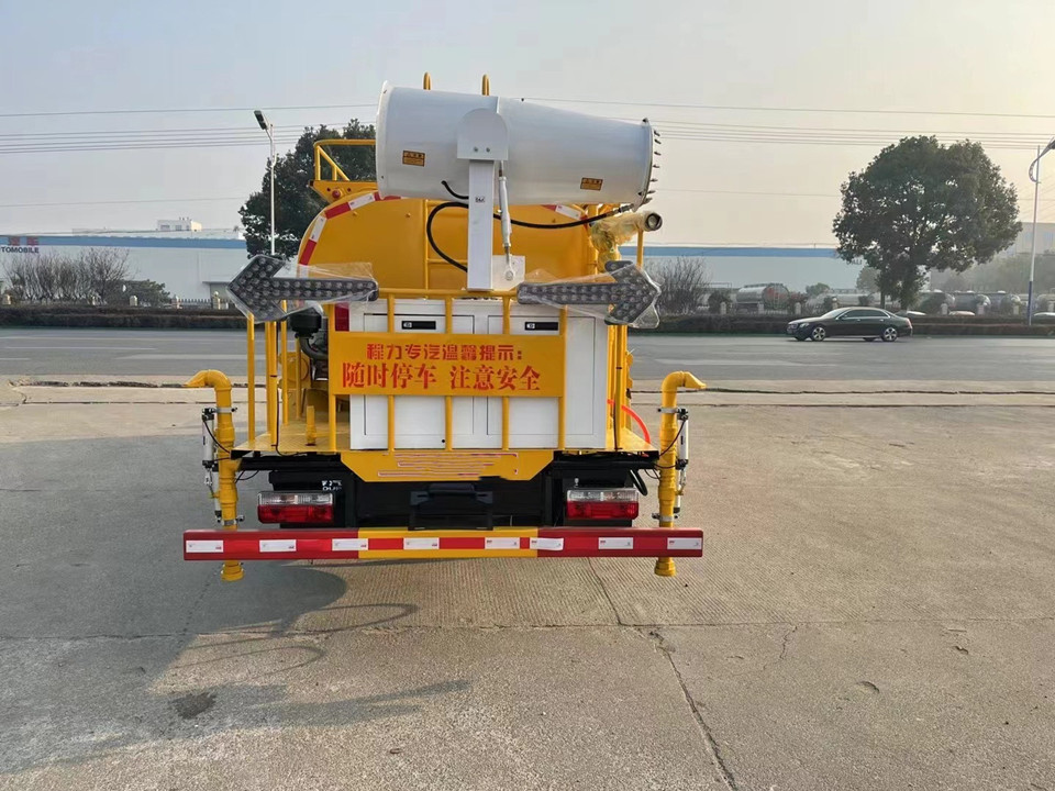 5噸園林綠化噴霧灑水車