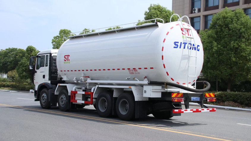 重汽豪沃干混砂漿運輸車(28方)