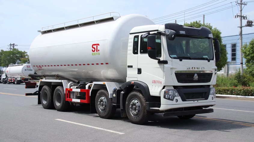 重汽豪沃粉粒物料運(yùn)輸車(28方)