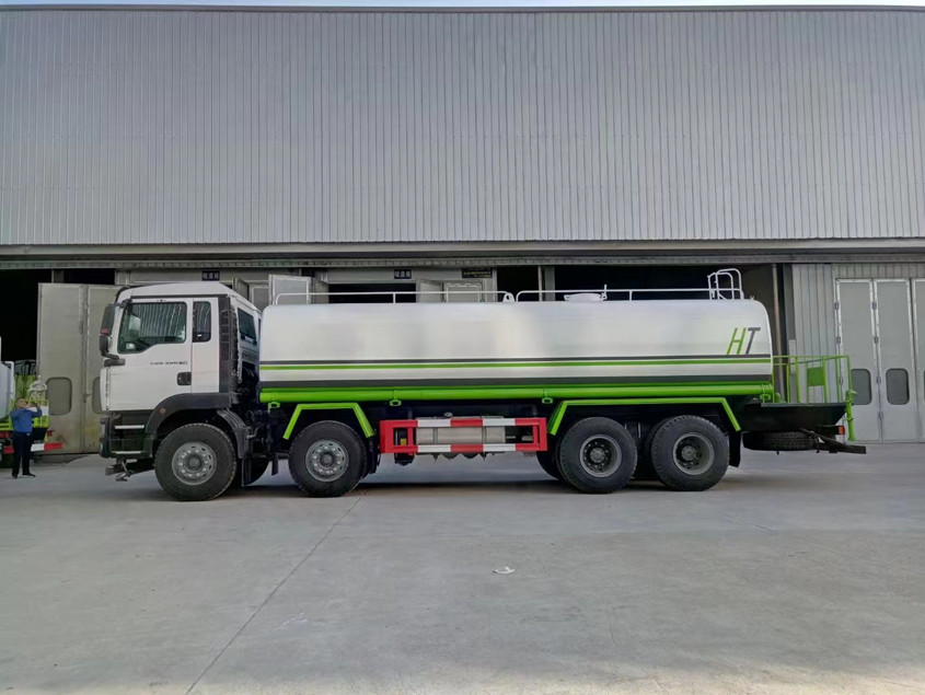 重汽汕德卡大噸位灑水車