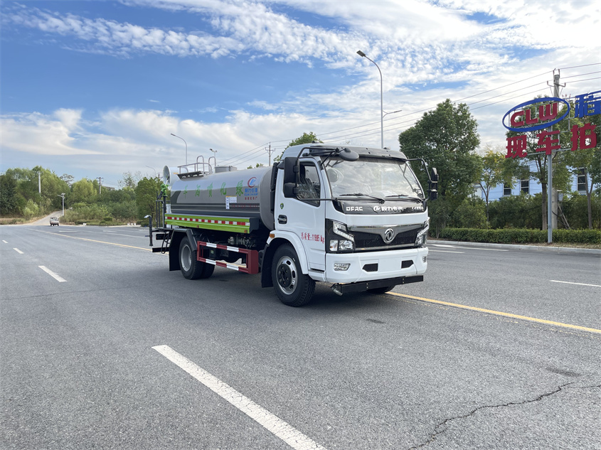 東風10噸多功能抑塵灑水車