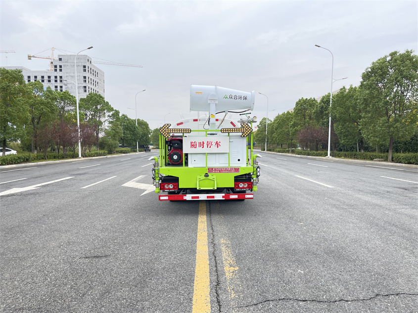 福田小卡藍(lán)牌4.5噸抑塵灑水車