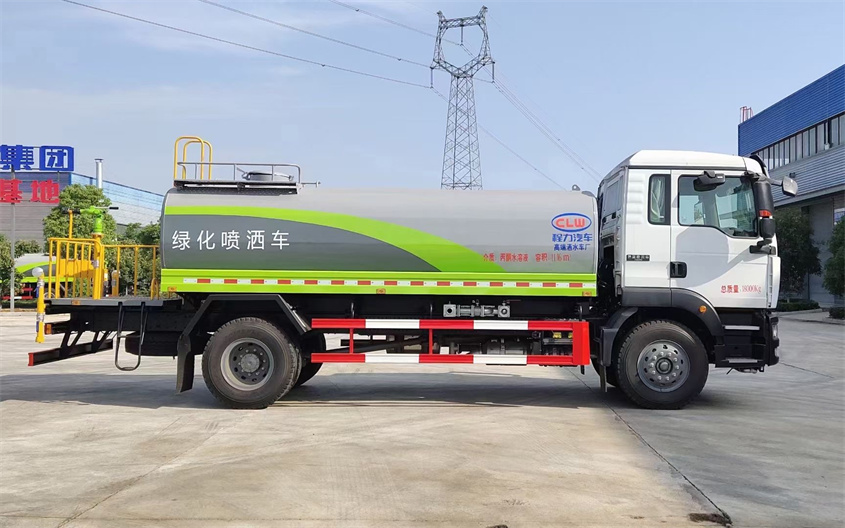 重汽汕德卡14噸多功能灑水車