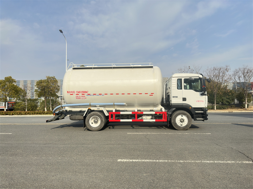 重汽汕德卡粉粒物料運輸車(20方)