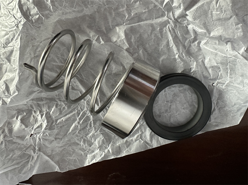 灑水車水泵水封修理包