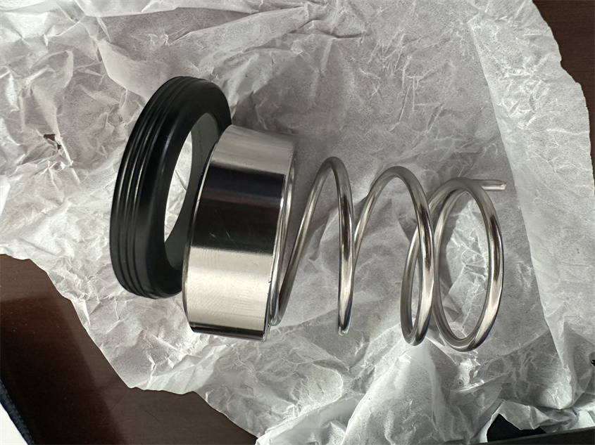 灑水車水泵水封修理包