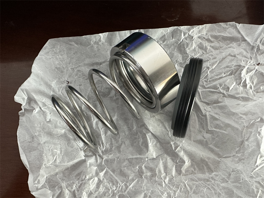 灑水車水泵水封修理包